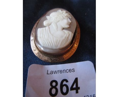 Oval 9ct gold mounted carved shell cameo portrait brooch