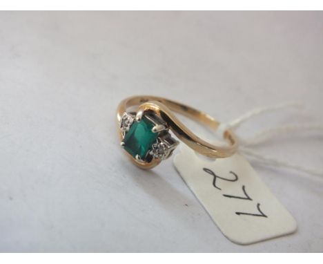 18ct  gold emerald &amp; diamond ring approx size Q   