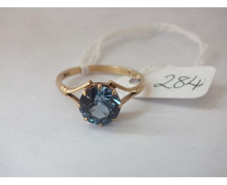 9ct blue stone dress ring approx size R     