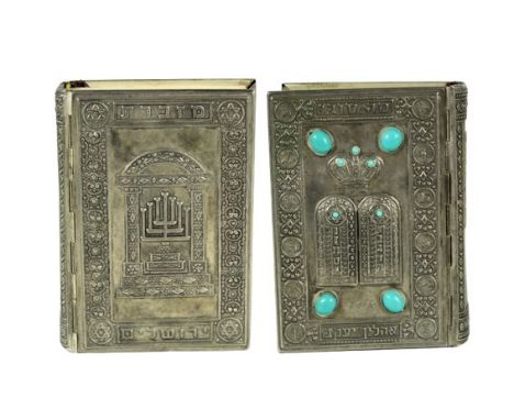 Fantastic hand sized prayer book with beautiful cover designs. Size: 5 x 3 1/2 in. Please note that all sales are final and n