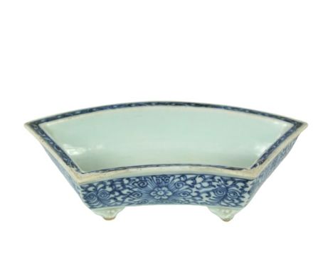 Size: 3 in. H x 7 5/8 in. W Please note that all sales are final and no refunds will be given under any circumstances. Saraso