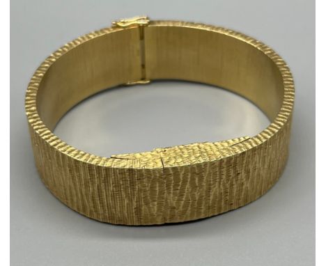 A Ladies stylish 18ct yellow gold 1966 Rolex Precision watch. Made to look like a bangle, flap opens to reveal dial face. Ser
