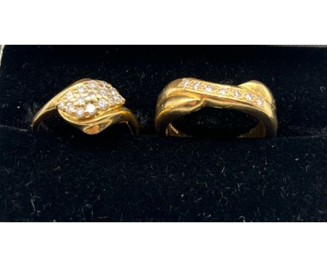 Heavy Two piece 18ct yellow gold and diamond set rings. With approximately 0.90cts of diamonds [Ring size O] [15.74Grams] 