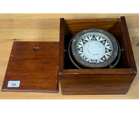Antique Simpson Lawrence &amp; Co Glasgow boxed ships compass. 