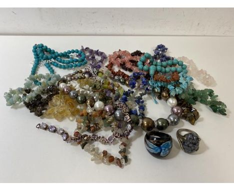 A collection of costume jewellery including lapis lazuli, turquoise, amethyst, silver ring with cabuchon, (a lot)