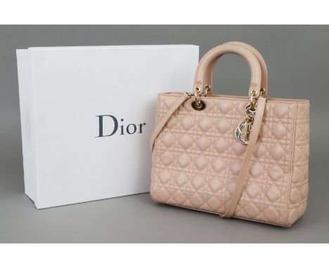 Christian DIOR ¨Lady Dior L¨ Handtasche - nudefarbenes Lammleder mit Cannage-Steppdekor, 2 kurze belederte und abgerundete He