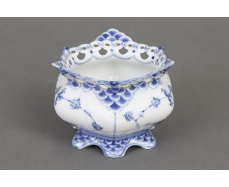 ROYAL COPENHAGEN Porzellan-Zuckerschale - 1. Hälfte 20. Jahrhunderts, ¨Musselmalet Vollspitze¨-Dekor in unterglasurblauer Mal