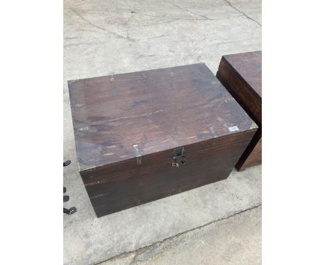 A VINTAGE HARDWOOD BLANKET CHEST 
