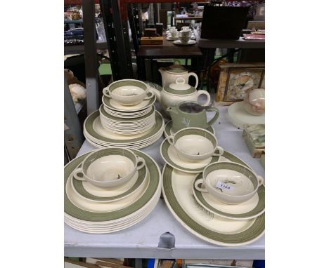 A VINTAGE SUSIE COOPER 'GREEN FEATHER' PART DINNER SERVICE TO INCLUDE VARIOUS SIZES OF PLATES, SOUP COUPES AND SAUCERS, BOWLS
