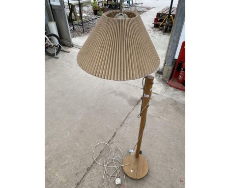 A RETRO WOODEN FLOOR LAMP 
