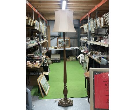 A TALL VINTAGE MAHOGANY STANDARD LAMP + SHADE 