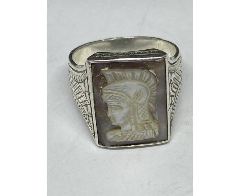 A LARGE CAMEO RING IN A PRESENTATION BOX 