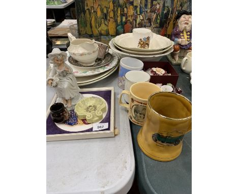 A LARGE QUANTITY OF CERAMIC ITEMS TO INCLUDE PLATES, BOWLS, COMMEMORATIVE ITEMS, A FRAMED PLAQUE, FLORAL TRINKET BOX, ETC 