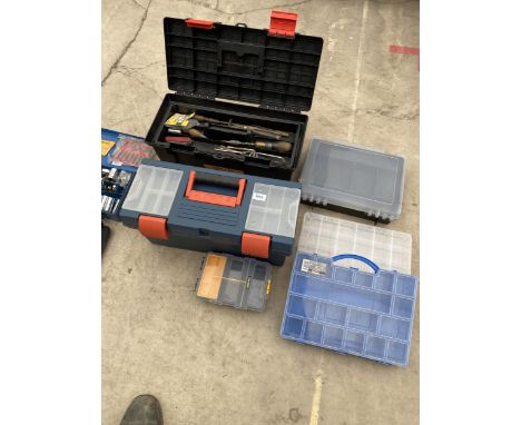 AN ASSORTMENT OF TOOL BOXES AND TOOLS TO INCLUDE SCREW DRIVERS AND SAWS ETC 