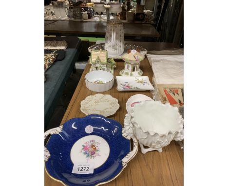 A QUANTITY OF COLLECTABLES TO INCLUDE A SPODE FLEUR DE LYS COFFEEPOT AND OVAL PLATE, COALPORT HOUSES AND BON BON DISH, ETC., 