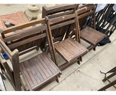 A BOXED AS NEW SET OF FIVE VINTAGE WOODEN FOLDING GARDEN CHAIRS (IMAGE SHOWS UNBOXED EXAMPLES) 