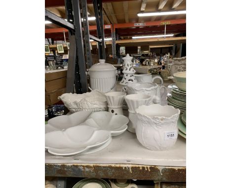 A LARGE QUANTITY OF WHITE CERAMIC ITEMS TO INCLUDE PLANTERS, TEALIGHT HOLDERS, JUGS, BOWLS, ETC 