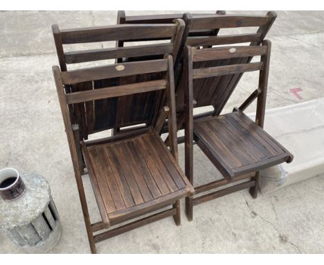 A BOXED AS NEW SET OF FIVE VINTAGE WOODEN FOLDING GARDEN CHAIRS (IMAGE SHOWS UNBOXED EXAMPLES) 