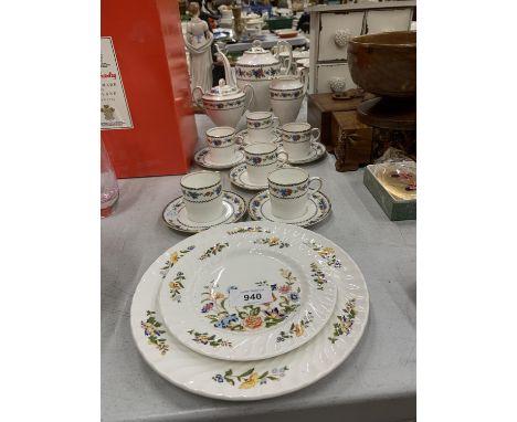 A VINTAGE AYNSLEY COFFEE SET TO INCLUDE A COFFEE POT, LIDDED SUGAR BASIN, CREAM JUG, SIX CUPS AND SAUCERS PLUS TWO 'COTTAGE G