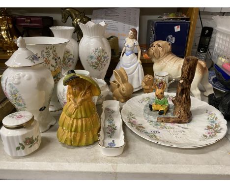 A QUANTITY OF CERAMIC ITEMS TO INCLUDE AYNSLEY VASES, LADY FIGURES, A BULLDOG, SYLVAC RABBIT, ETC 