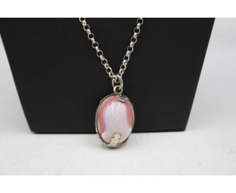 A silver and agate egg shape pendant, 28 x 20mm, chain, 34gm 