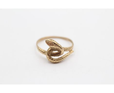 A 9ct gold coiled snake ring, S, 2.5gm 