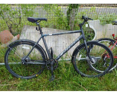 A Raleigh "Subway 8/Carrera" racing/road bicycle (with internal hub brakes and Shimano gearing).