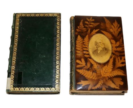 Holzdeckeleinband: (um 1875) mit Lederrücken u. Portrait-Medaillon auf Vdeckel (Longfellow), sowie Rverg. u. Goldschn. (Rckn.