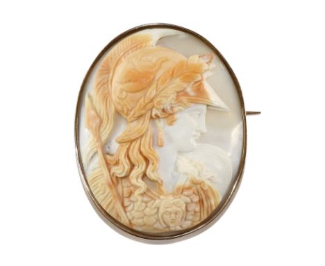 Athena/Minerva.: Muschelkamee, Anhänger u. Brosche. Feines Portrait der Göttertochter in 585 Goldrahmen geprüft. 19.Jh. 5,2 x