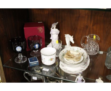 A COLLECTION OF WEDGWOOD, SPODE, PARAGON, ROYAL WORCESTER, AND COALPORT CHINA AND GLASSWARE