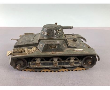 Vintage Toys, Pre war German tin plate clockwork tank marked Gescha Patent, with associated key,  approximately 18cm long , A
