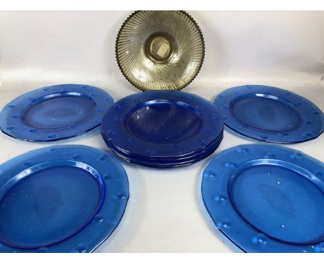 Vintage glass, 8 blue glass charger plates of frosting and bubble design approximately 33cm across and a smoke glass swirl fr
