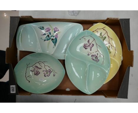 A mixed collection of items to include Carltonware hand painted Australian design servers and bowl (4)
