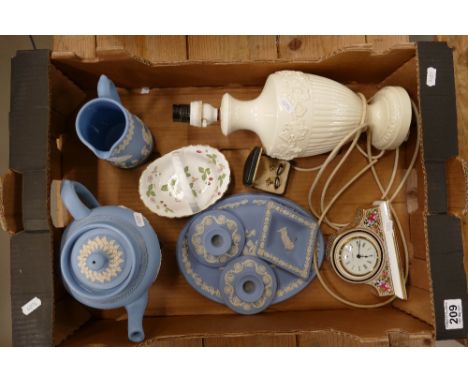 A mixed collection of Wedgwood and Dudson items to include dressing table set, wild strawberry patterned posy dish and Cleo p