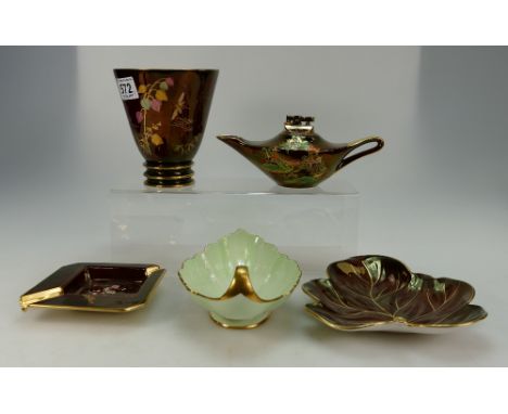 Carlton ware Rouge Royale items to include Aladins lamp shaped table lamp, ashtray, a trinket bowl, footed vase and Australia