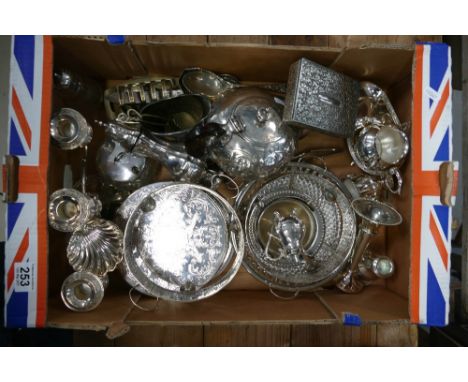 A good mixed collection of silver plated and Brittania metalware to include candlesticks, place settings, trinket boxes, grav