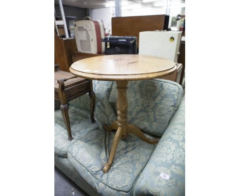 A CIRCULAR TOP PINE TRIPOD TABLE 