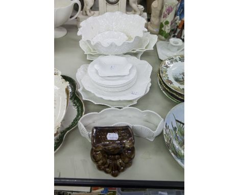 A QUANTITY OF AYNSLEY, SHELLEY AND SPODE MOULDED WHITE CHINA DISHES AND BOWLS AND A SET OF 6 SPODE MOULDED WHITE CHINA SIDE P