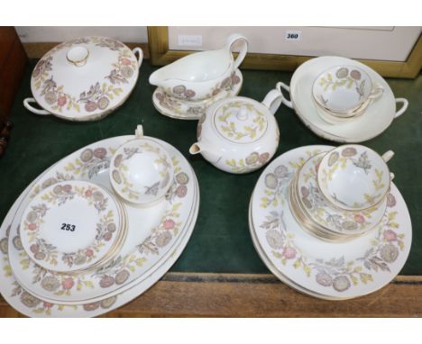 A Wedgwood Litchfield dinner and tea approx. service 50 piece