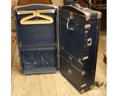 An early 20th century travelling compactum trunk by Ermette W.57cm