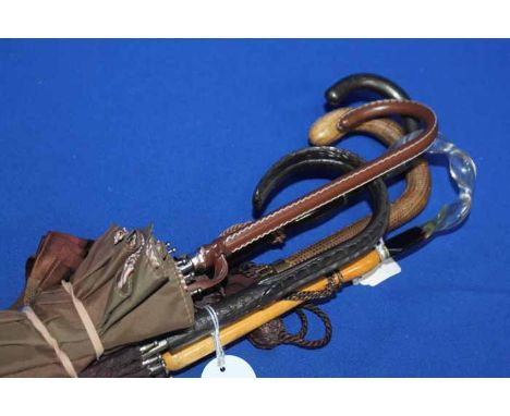 LOT OF VINTAGE UMBRELLAS