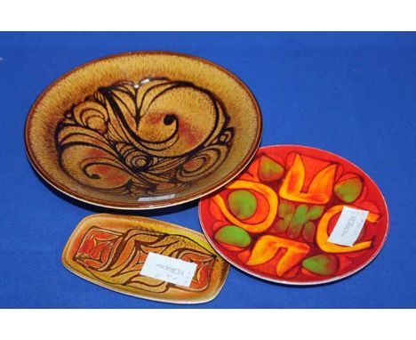 THREE PIECES OF POOLE POTTERY 
including an Aegean bowl (3)