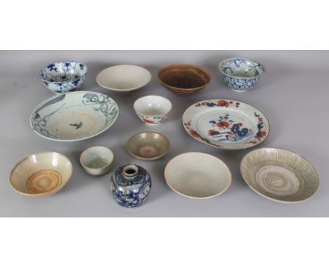 A GROUP OF THIRTEEN VARIOUS CHINESE CERAMIC WARES, dating from Ming Dynasty to the 18th Century. (13)