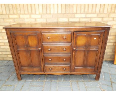 A good quality sideboard (probably Ercol) 90 cm x 147 cm x 50 cm