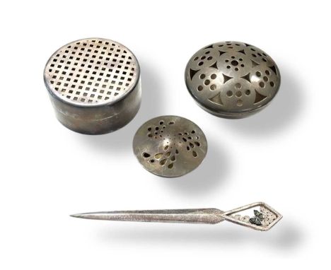 Three modern silver pot pourri bowls and covers, one attributed to Leslie Summers and hallmarked for London, 1994, 8cm diamet