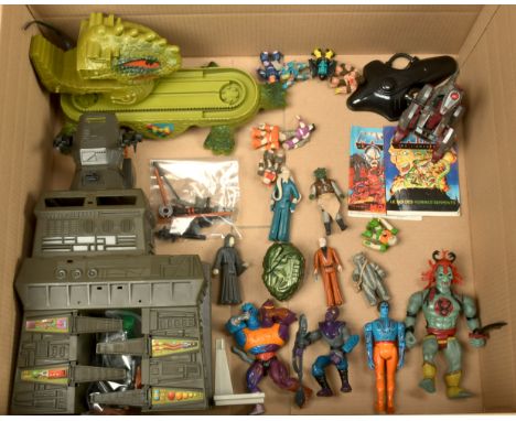 Quantity of loose action figures, playset and similar, to include Kenner vintage Star Wars figures, Mattel Marvel Secret War 