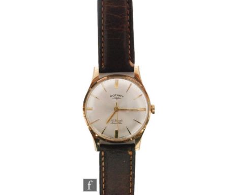 A gentleman's 9ct hallmarked Rotary manual wind wrist watch with gilt batons to a silvered dial, case diameter 32mm, all to a