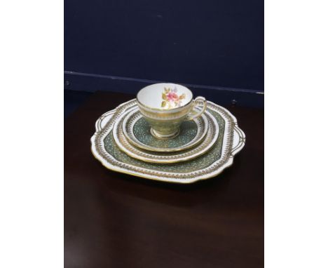 HAMMERSLEY PART TEA SERVICE, along with a Roslyn part tea service (2)