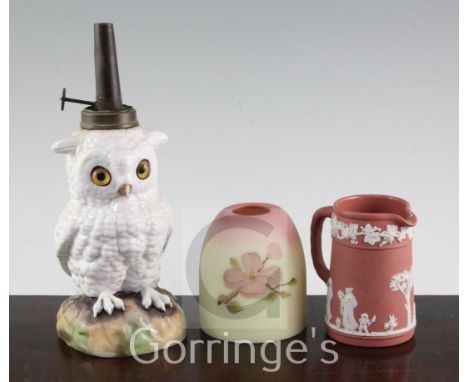 A Continental porcelain 'owl' oil lamp base, a Wedgwood terracotta jasper jug and a Queen's Burmese glass lamp shade, 9cm - 2