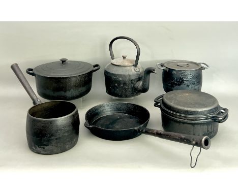A small quantity of vintage cast iron kitchen cooking pans and a kettle - including a Dudley No.5 4 Pint saucepan (cast date 